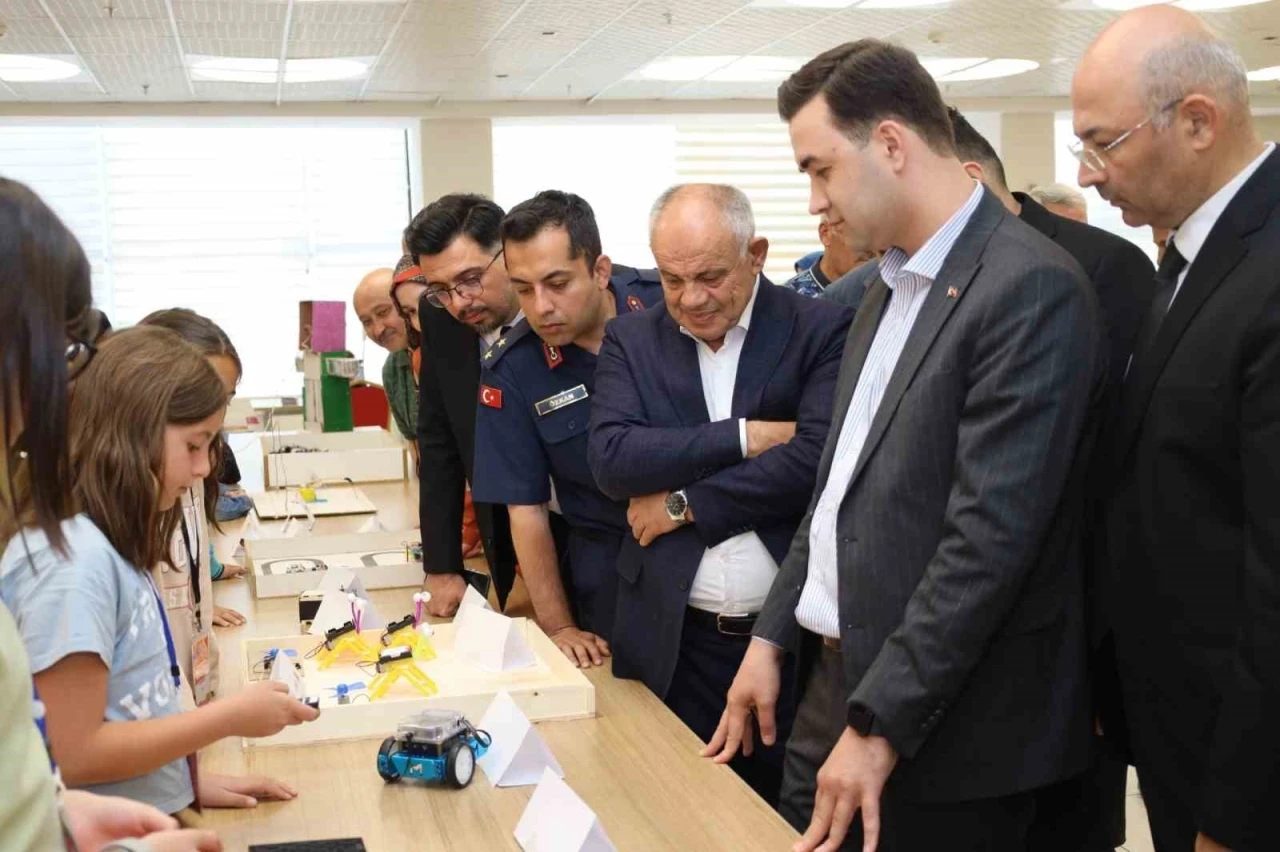 Yahyalı’da Robotik Kodlama ve Teknoloji Zirvesi gerçekleştirildi
