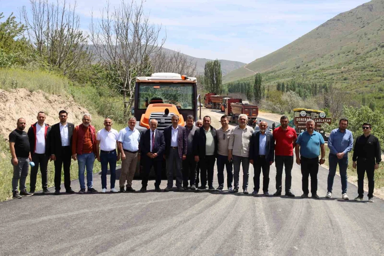 Yahyalı’da sıcak asfalt serimi başladı

