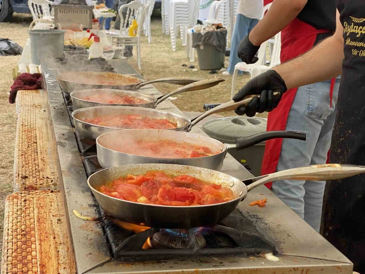 Yaklaşık 10 bin kişi &Ccedil;akallı Menemen Festivali&rsquo;nde buluştu
