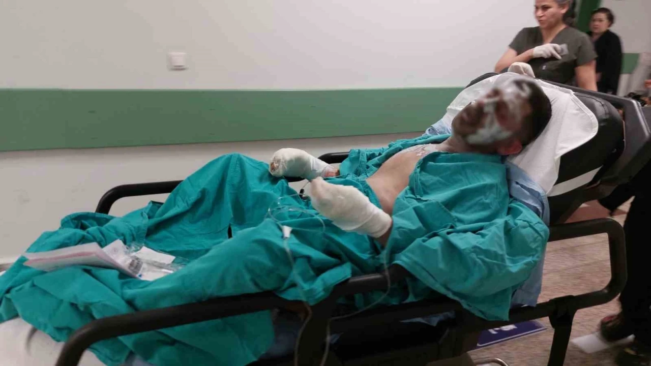 Yaktığı ateşe tiner döken genç ağır yaralandı
