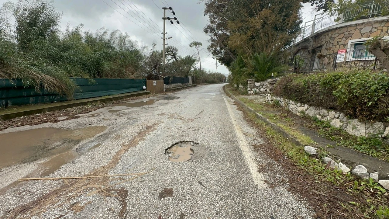 Yalancıboğaz Adak&ouml;y yolu tehlike sa&ccedil;ıyor