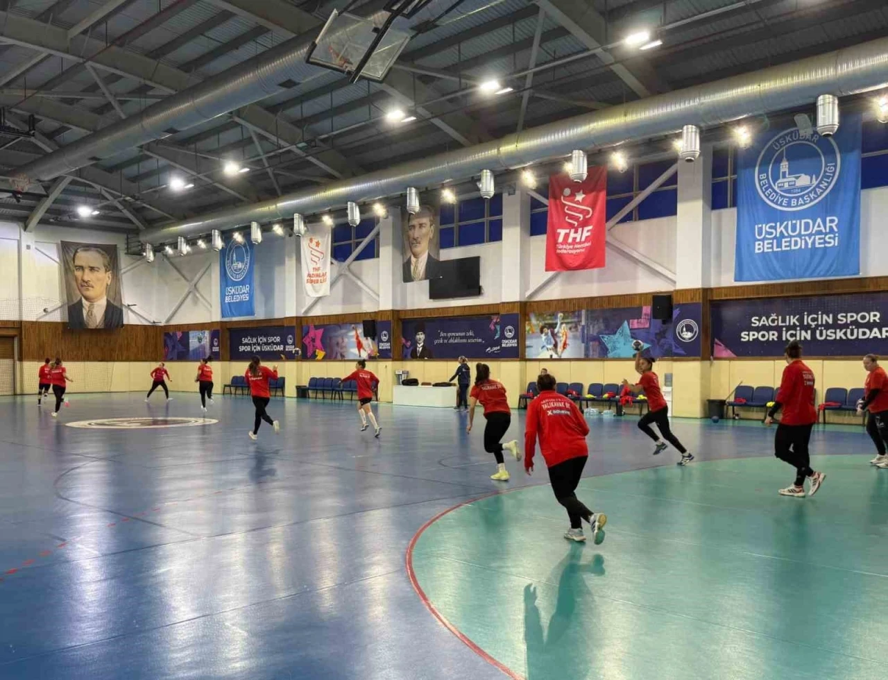 Yalıkavakspor, &Uuml;sk&uuml;dar Belediyespor ma&ccedil;ı &ouml;ncesi İstanbul&rsquo;da son antrenmanını yaptı
