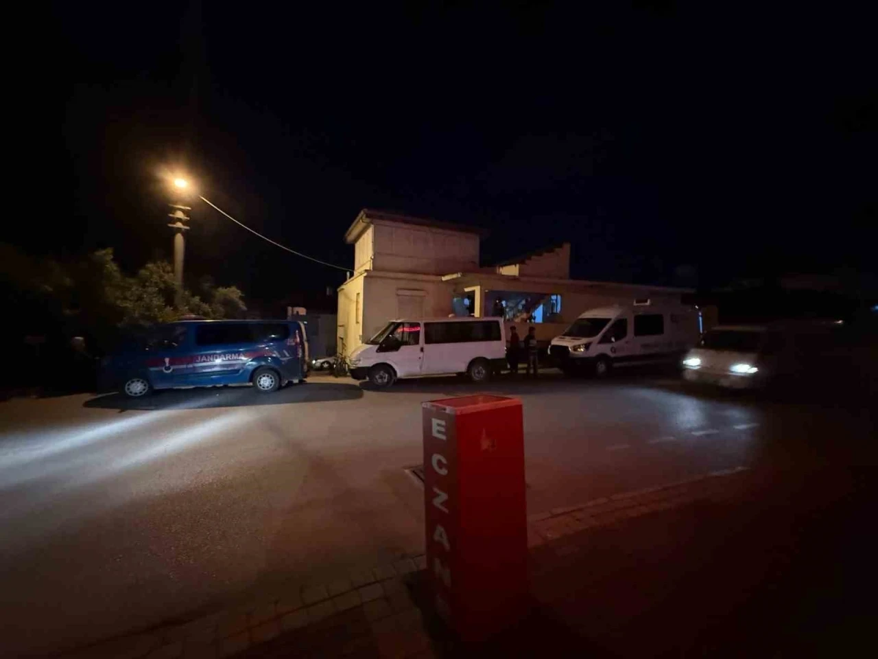Yalnız yaşayan kadın evinde ölü bulundu
