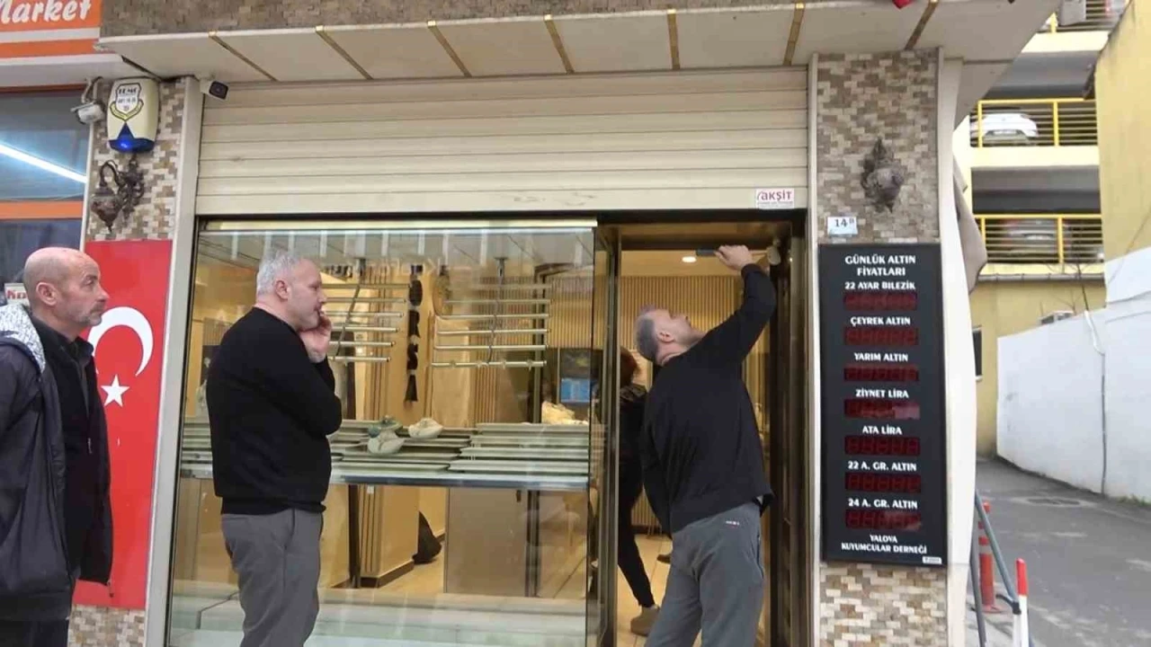 Yalova&rsquo;da film gibi kuyumcu soygunu
