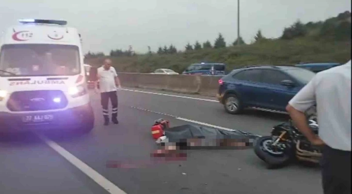 Yalova’da motosiklet servis midibüsüne arkadan çarptı: 1 ölü, 1 yaralı
