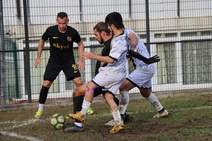 Yalovaspor 7. hafta sonunda liderliğini korudu
