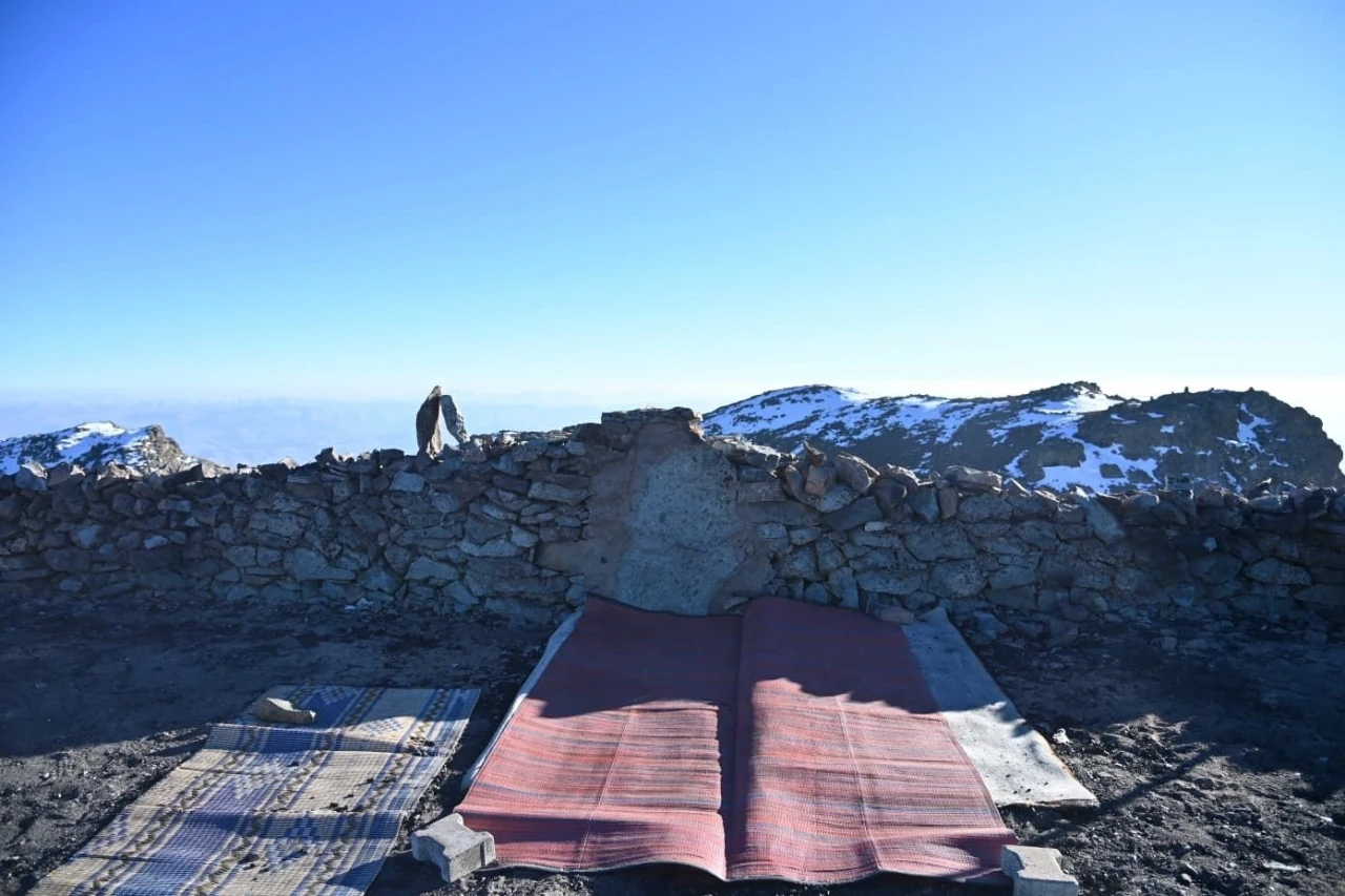 Yanan Kırklar Mescidi’nin yerine yenisi yapılacak
