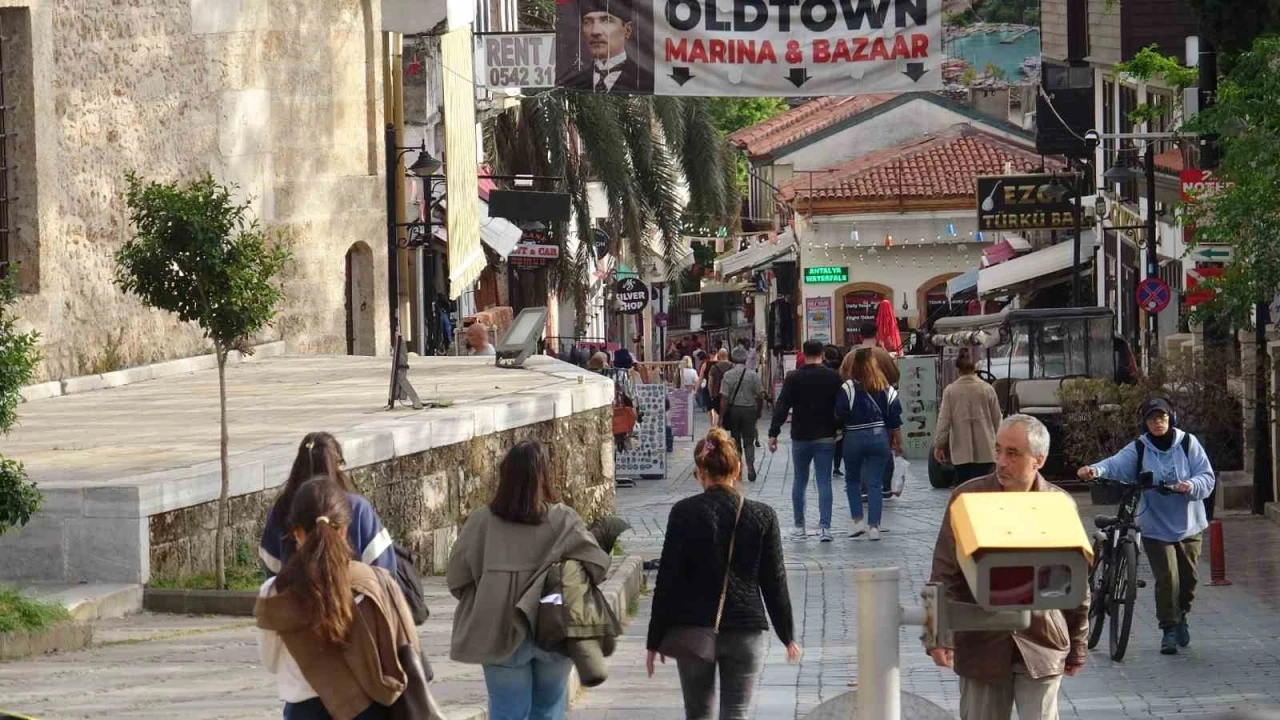 Yangına dayanıklı kapı krizi: Antalya’da 1600 otelden yüzde 90’ı risk altında
