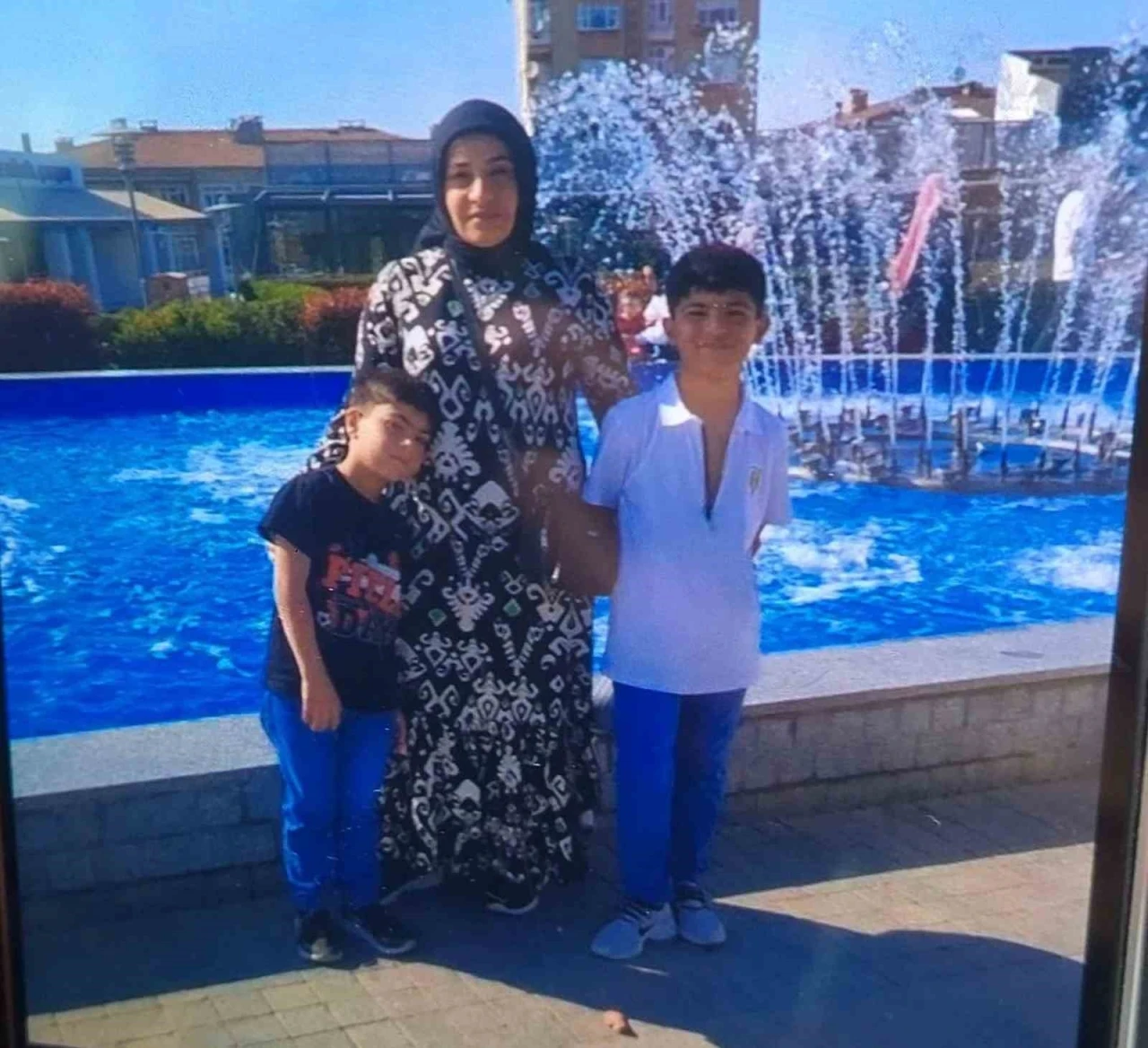 Yangında hayatını kaybeden Esma’nın eşi: &quot;Birbirlerine sarılarak ölmüşler&quot;
