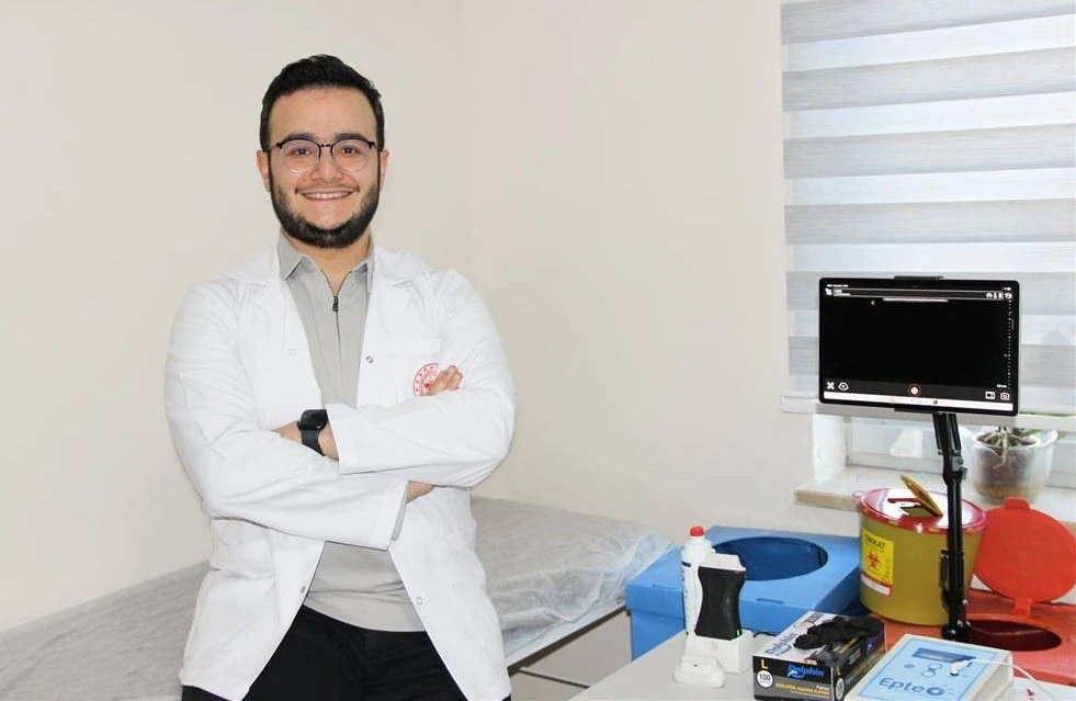 Yanlış duruş boyun sağlığını tehdit ediyor
