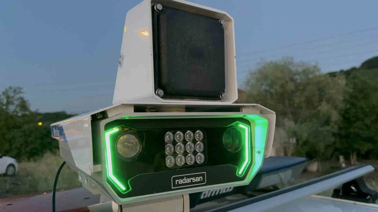 Yapay zeka destekli radar Düzce yollarında: 4 günde 526 bin lira ceza yazıldı
