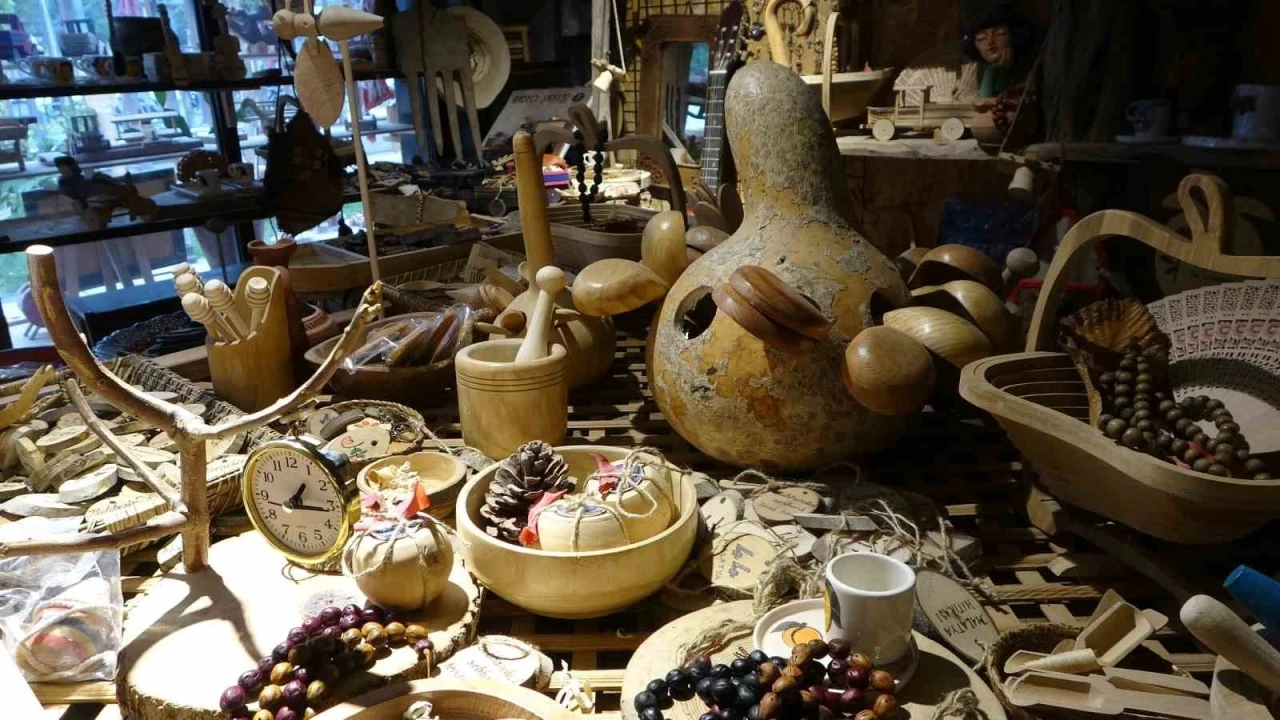 Yarım asırdır ağaçlara şekil veriyor
