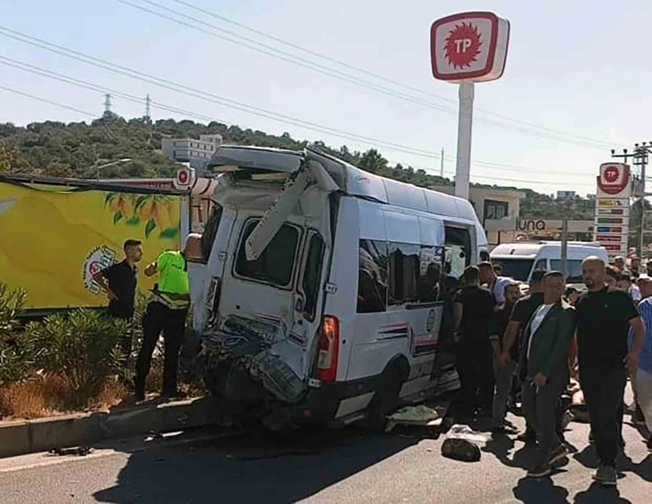 Yarım saat ara ile aynı noktada iki kaza: 2 ölü, 9 yaralı
