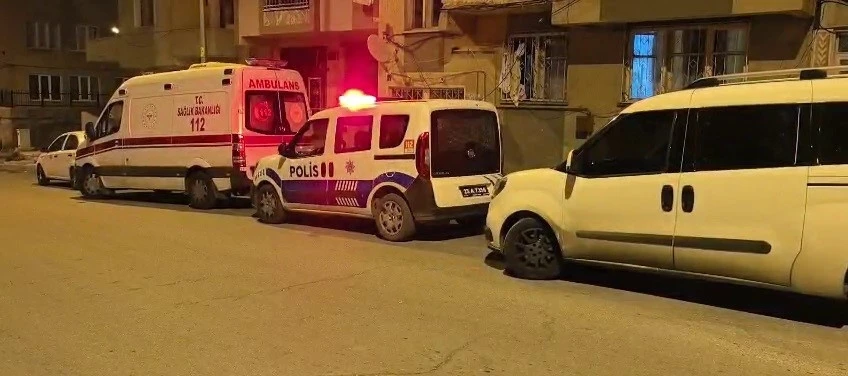 Yaşlı adam evinde ölü bulundu
