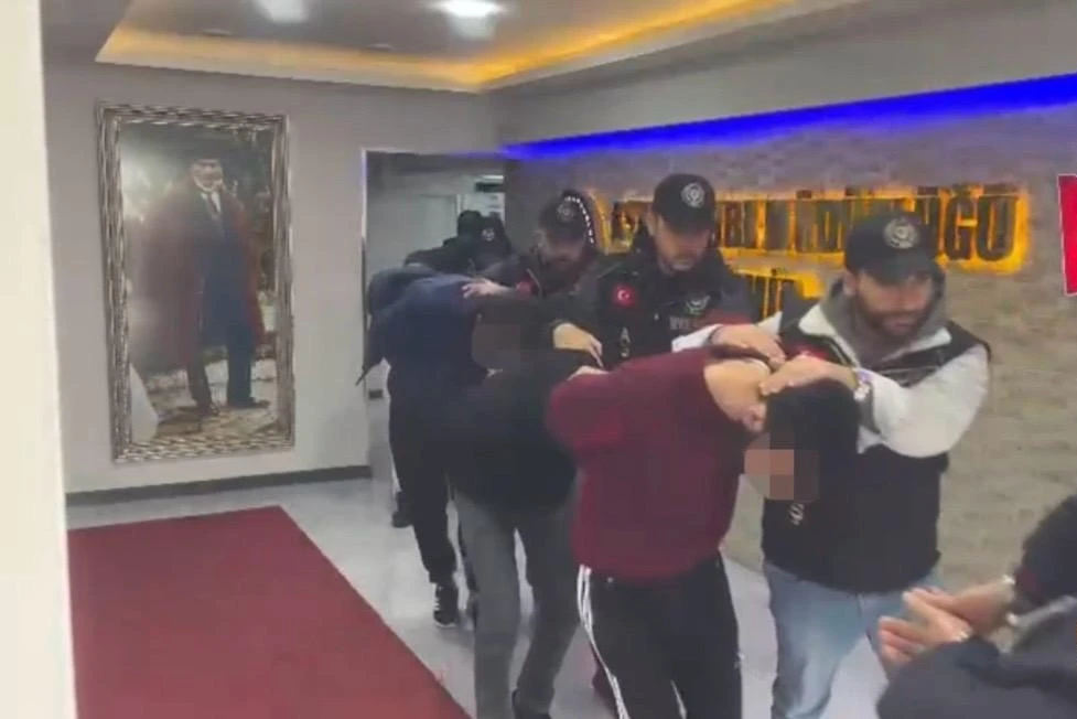 Yaşlı adamın &ouml;ld&uuml;r&uuml;ld&uuml;ğ&uuml; hırsızlık olayında 4 tutuklama
