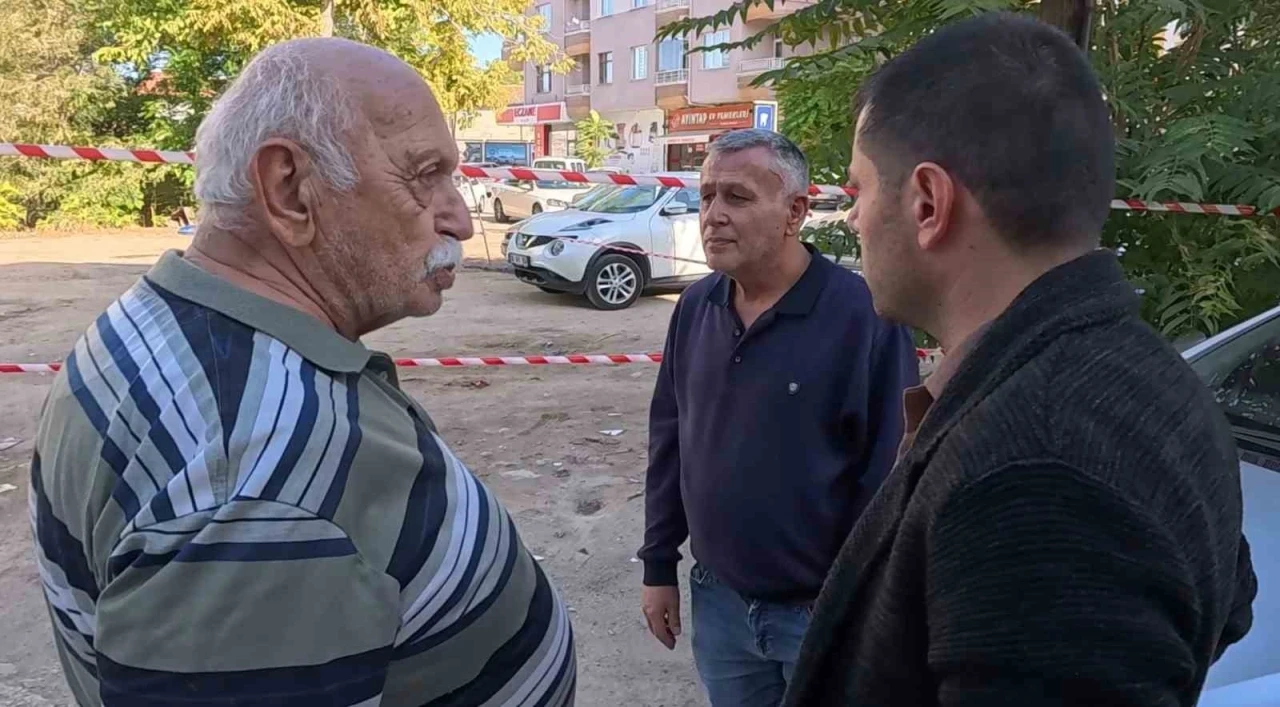 Yaşlı adamın park yerini unuttuğu aracını polis 2 dakikada buldu
