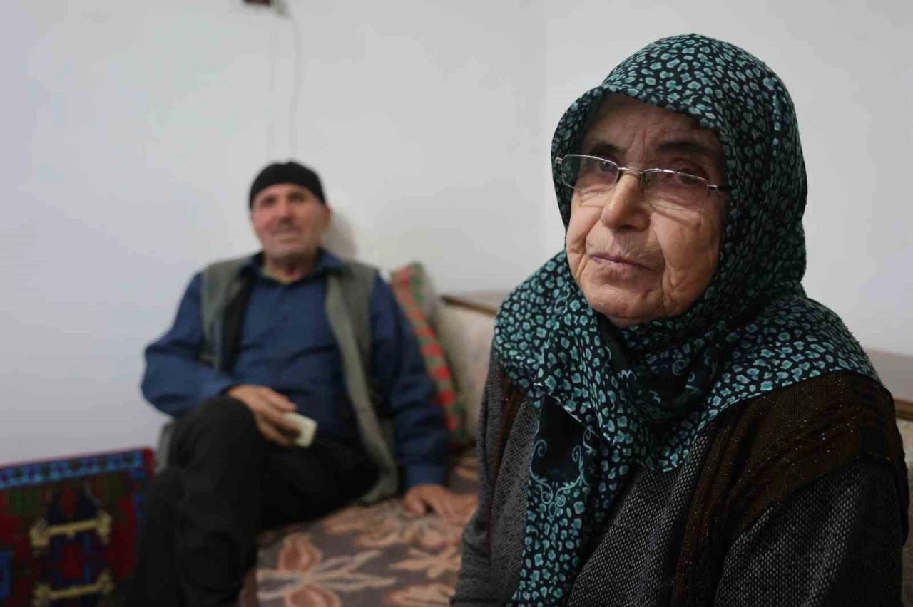 Yaşlı çifti ‘sarraf soymuşsunuz’ diye korkutup 400 bin lira dolandırdı
