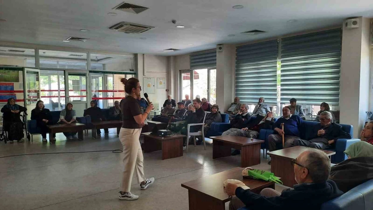 Yaşlılara ’Ekonomik ve Dijital Dolandırıcılık’ eğitimi verildi
