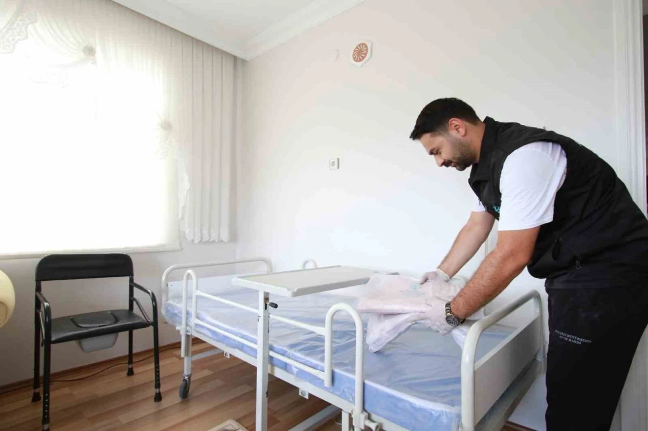 Yatağa bağımlı hastalara ekipman desteği
