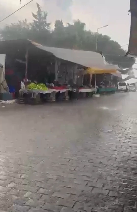 Yatağan’da sağanak yağış etkili oldu