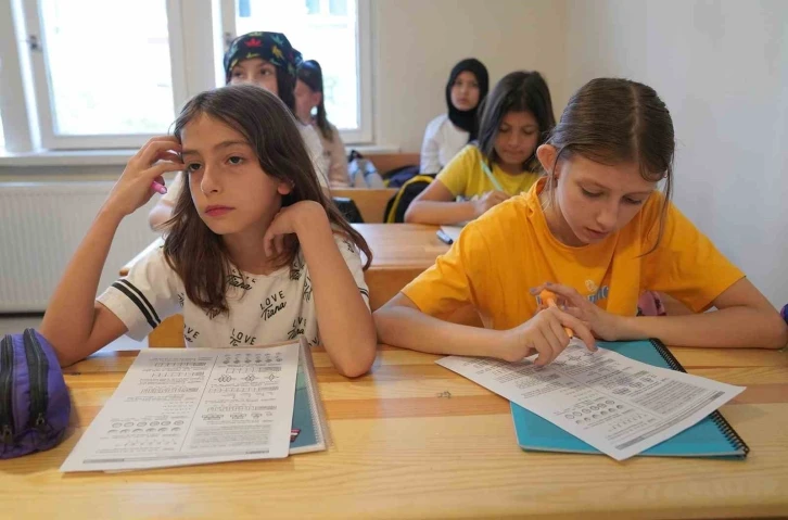 Yaz dönemi eğitim programlarından 400’e yakın öğrenci faydalanıyor