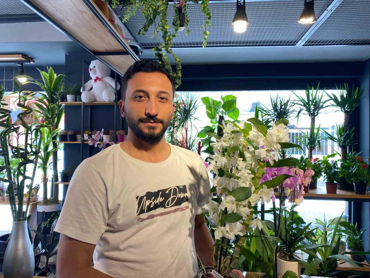 Yaz mevsiminde çiçek bakımının püf noktaları
