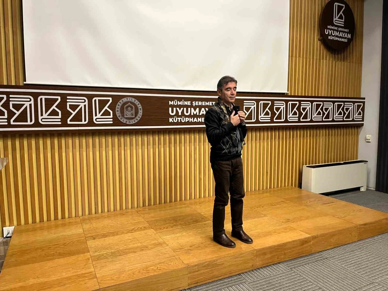 Yazı at&ouml;lyesi ilk mezunlarını verdi
