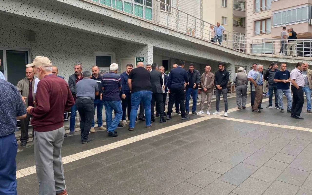Yediği yemek boğazına takılan adam hayatını kaybetti