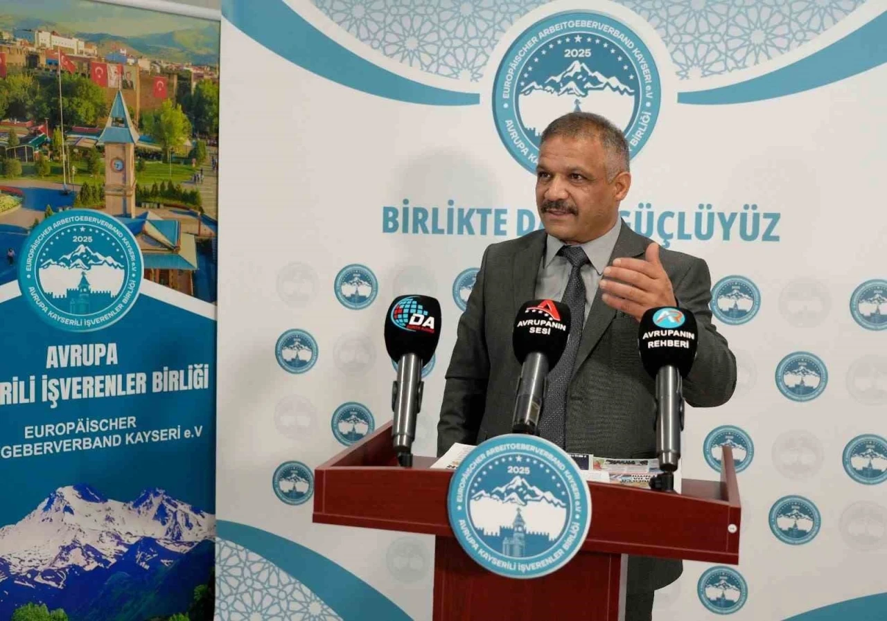 Yeni bakan &Ccedil;ift&ccedil;i&rsquo;ye Avrupa&rsquo;dan tebrik