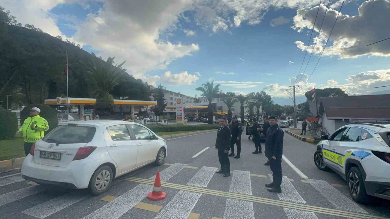 Yeni yıl i&ccedil;in Marmaris&rsquo;te trafik ve g&uuml;venlik &ouml;nlemleri artırıldı
