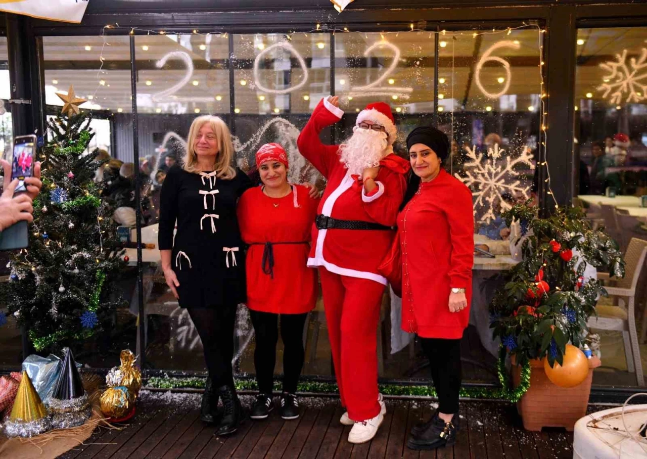 Yeni yıla Engelsiz Kafe&rsquo;de &rsquo;merhaba&rsquo; dediler
