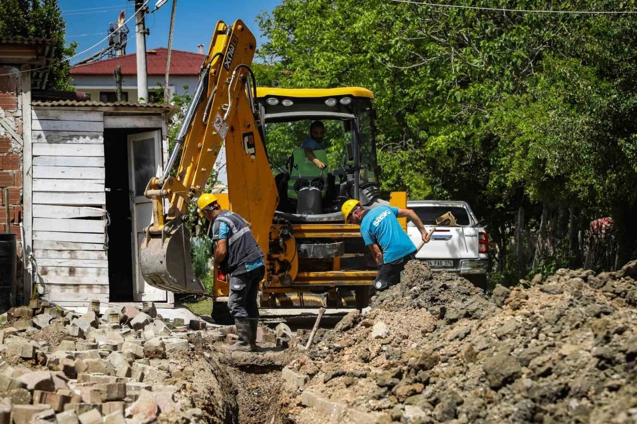 Yenilenen 2 bin metrelik hat ile Pamukova Mekece’ye kayıpsız içme suyu
