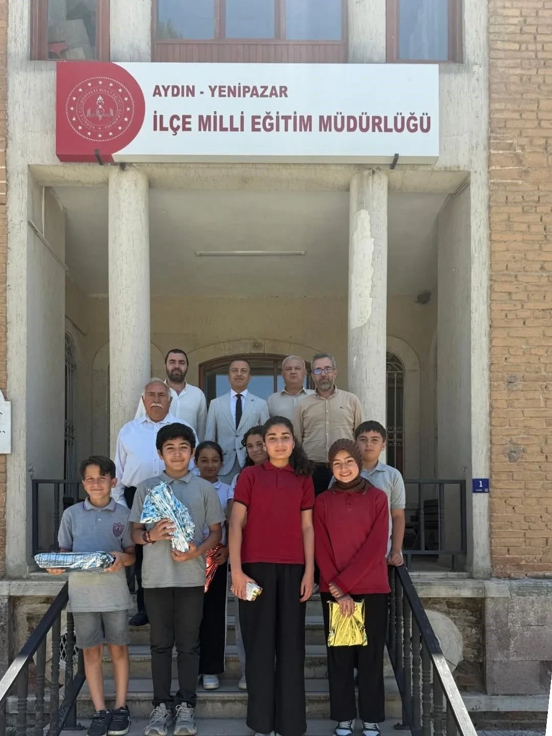 Yenipazar&rsquo;da başarılı &ouml;ğrenciler &ouml;d&uuml;llendirildi
