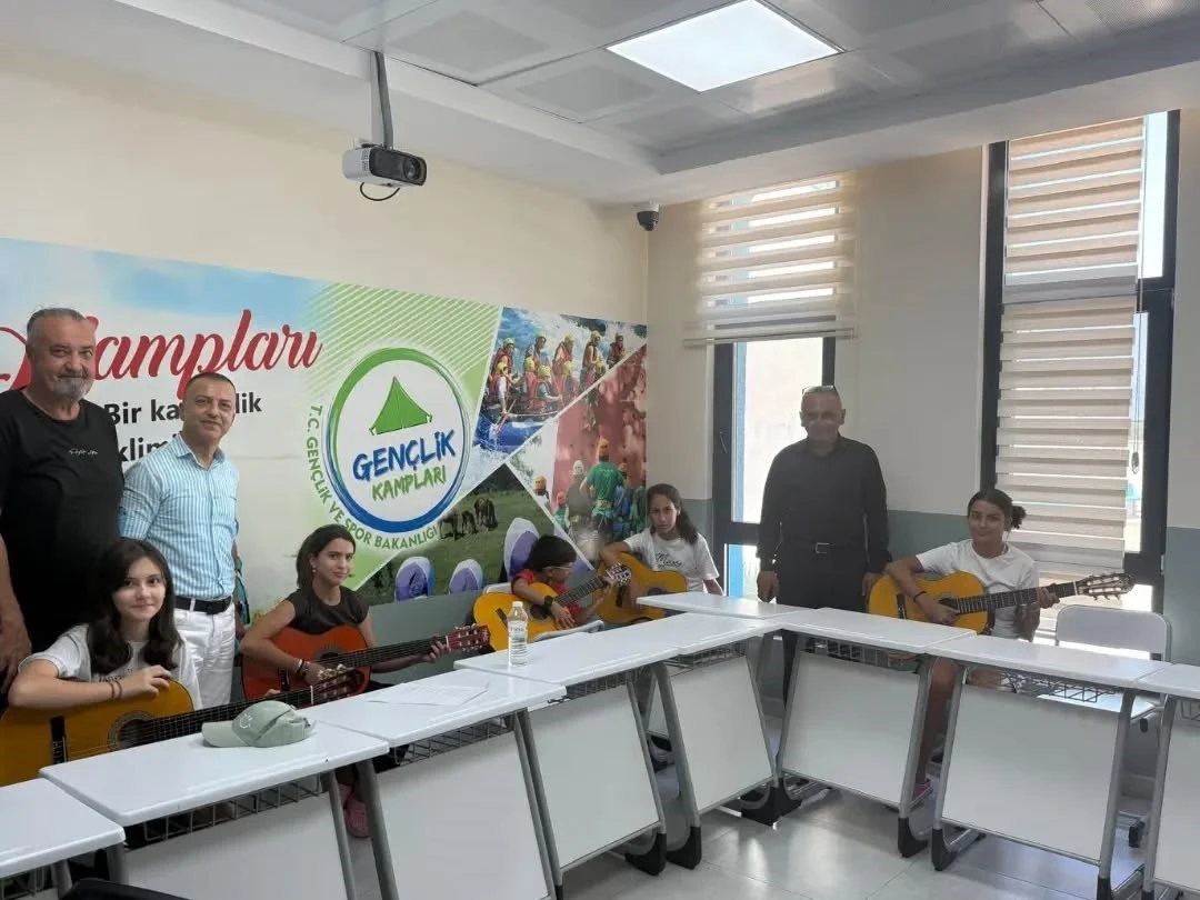 Yenipazar&rsquo;da yaz tatili m&uuml;zikle değerlendiriliyor
