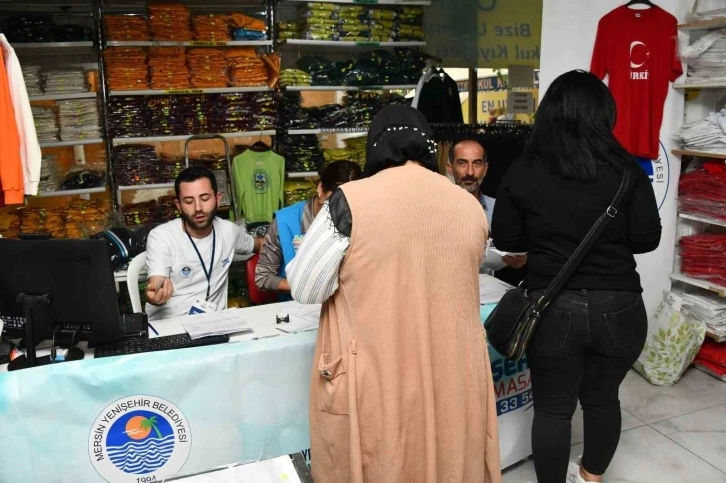 Yenişehir Belediyesinden &ouml;ğrencilere okul kıyafeti desteği
