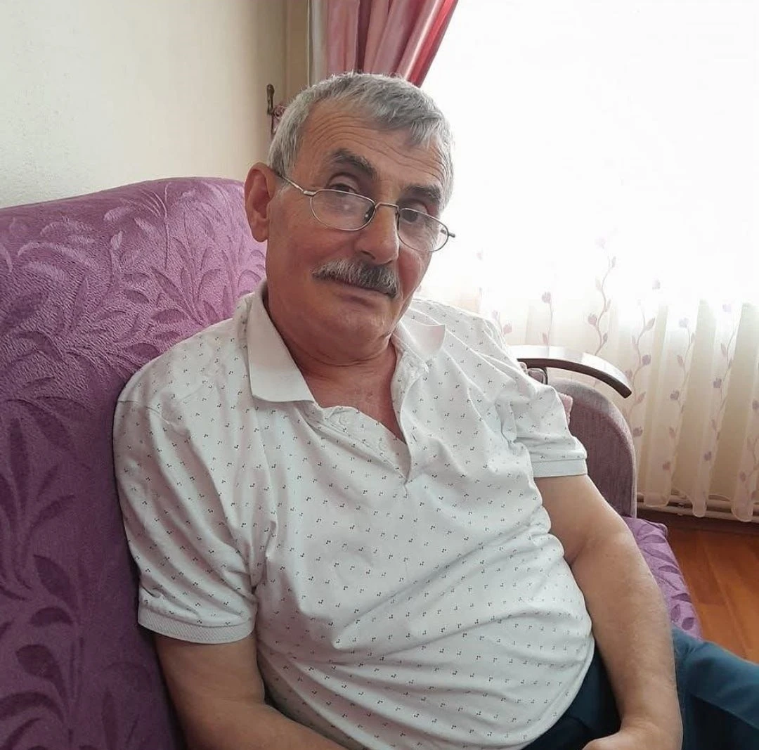 Yere yığıldı, üzerinden otomobil geçti: Kaza anı kamerada
