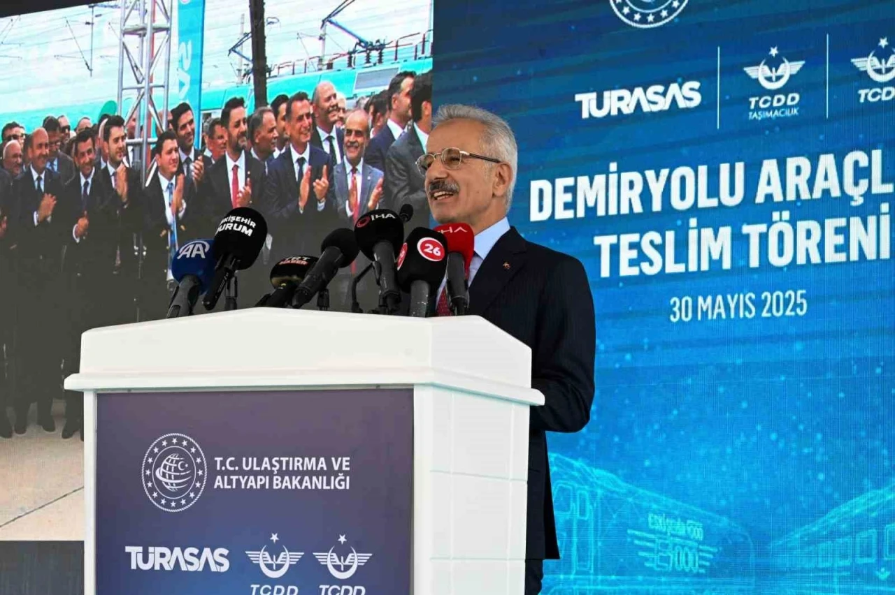 Yerli lokomotif d&uuml;nya pazarına a&ccedil;ıldı
