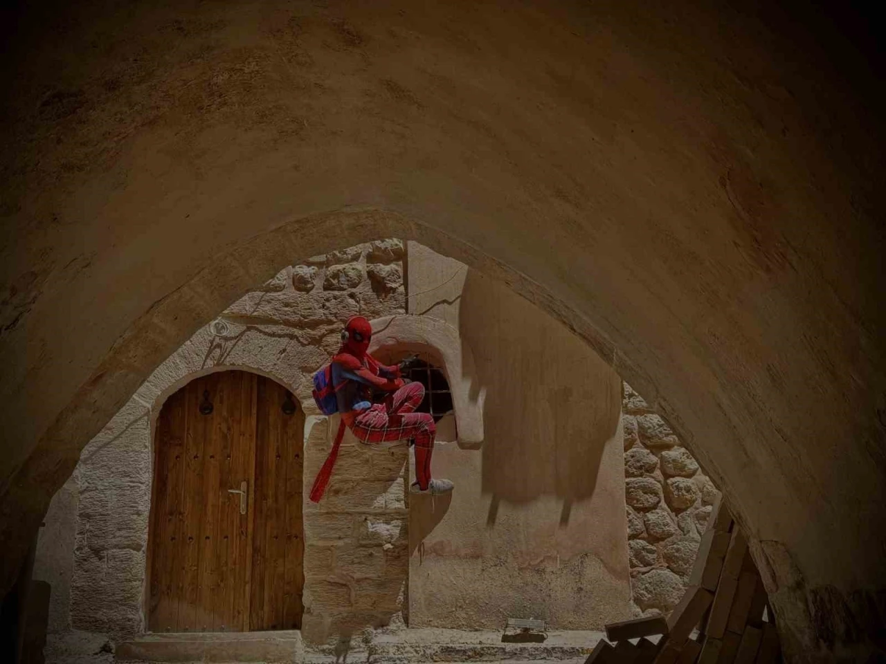 Yerli örümcek adamın 64’üncü durağı Mardin oldu
