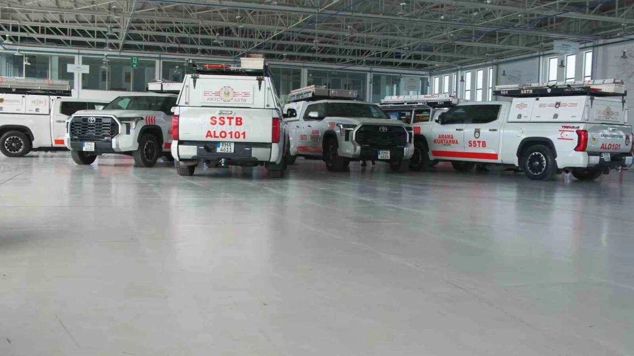 Yerli üretim arama-kurtarma araçları teslim edildi
