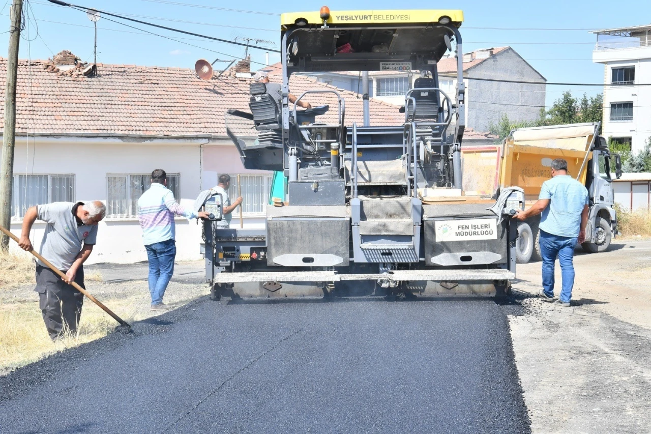 Yeşilyurt, güçlü ulaşım yatırımlarıyla modern kimliğe kavuşuyor
