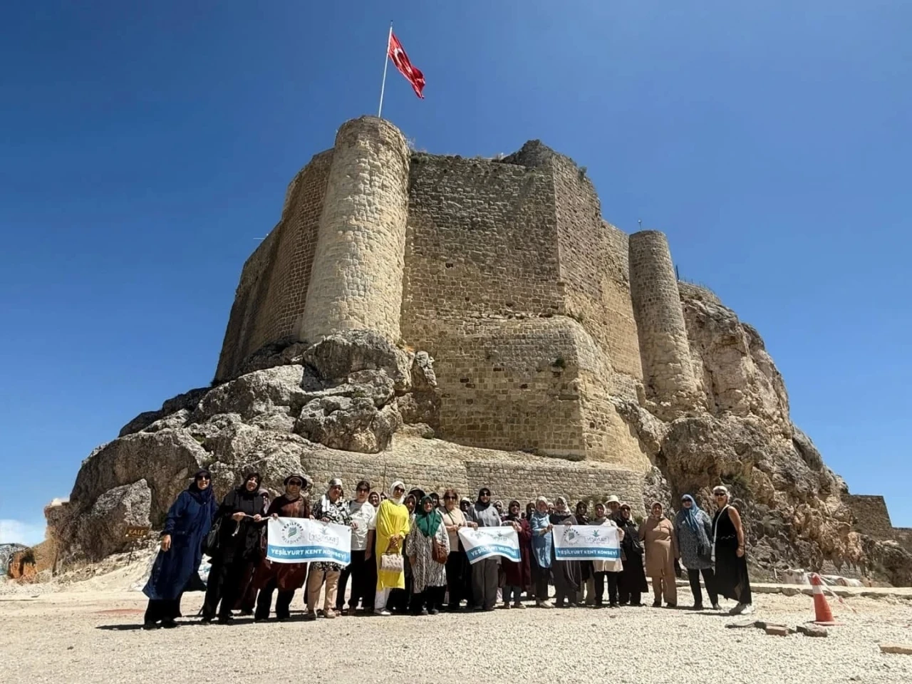 Yeşilyurt Kent Konseyi Kadın Meclisinden Harput’a tarih ve kültür dolu gezi
