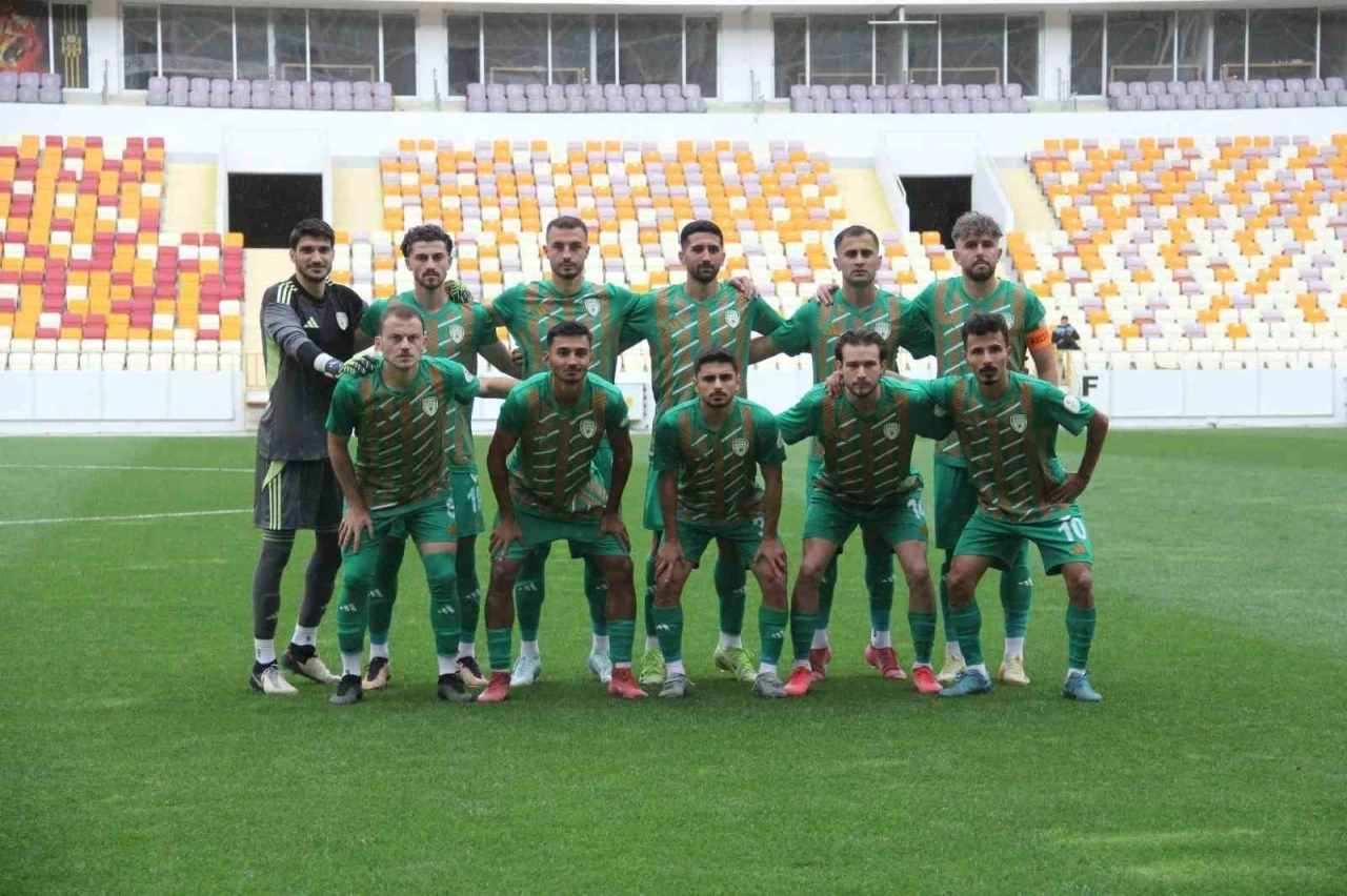 Yeşilyurtspor son dakikalarda ya üzülüyor ya seviniyor