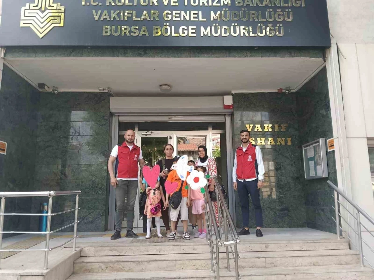 Yetim çocuklara bayramda giyim desteği
