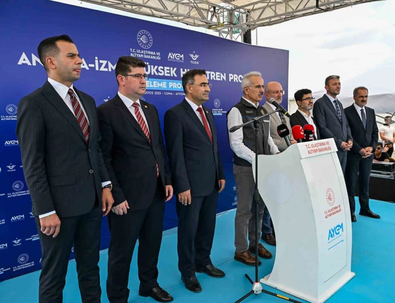YHT ile Ankara-İzmir arası 3 buçuk saate düşecek

