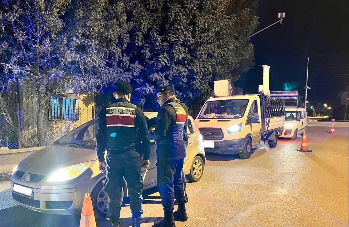 Yılbaşı gecesi Mersin&rsquo;de g&uuml;venlik ve sağlık seferberliği
