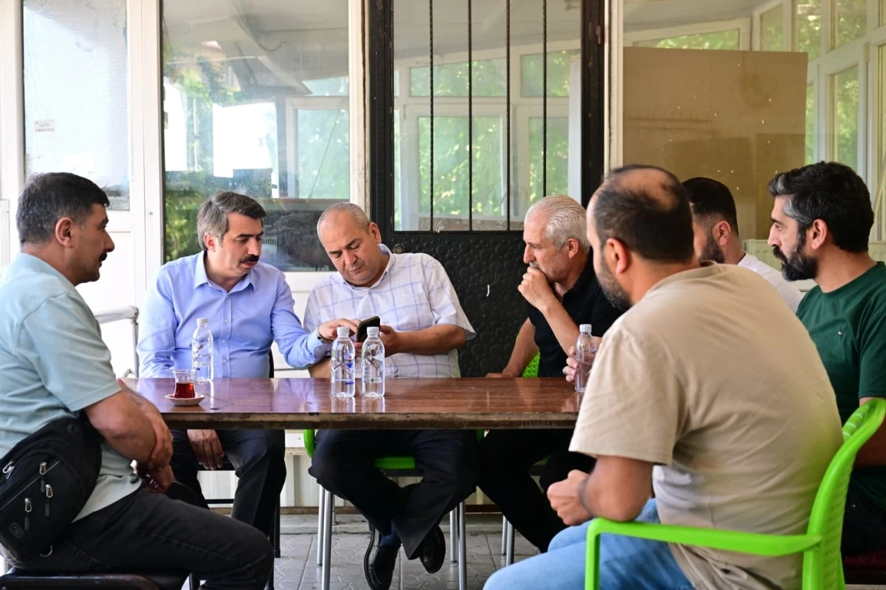 Yıldırım Belediye Başkanı Oktay Yılmaz, Teleferik Mahallesi&rsquo;nde esnafla bir araya geldi
