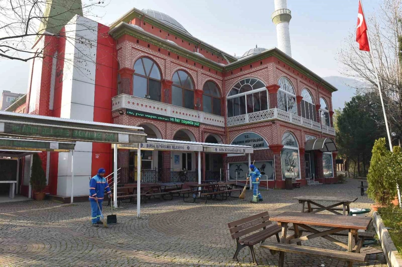 Yıldırım’daki camilerde Ramazan temizliği
