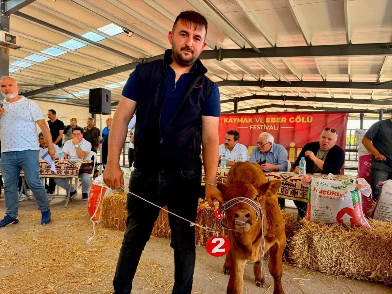 Yılın en g&uuml;zel buzağısı 40 g&uuml;nl&uuml;k buzağı oldu
