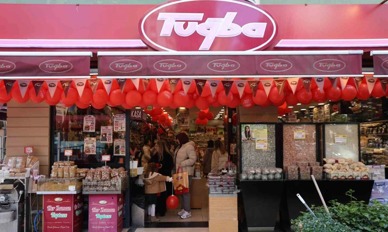 Yılın son g&uuml;n&uuml; kuruyemiş&ccedil;ilerde adım atacak yer kalmadı
