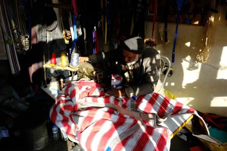 Yıllar &ouml;ncesinin en g&ouml;zde mesleğiydi, artık şehirde bir tek o kaldı
